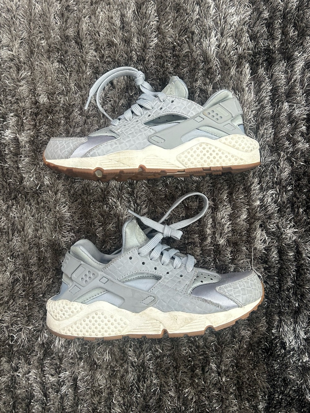 Gray Nike Huarache snatchers